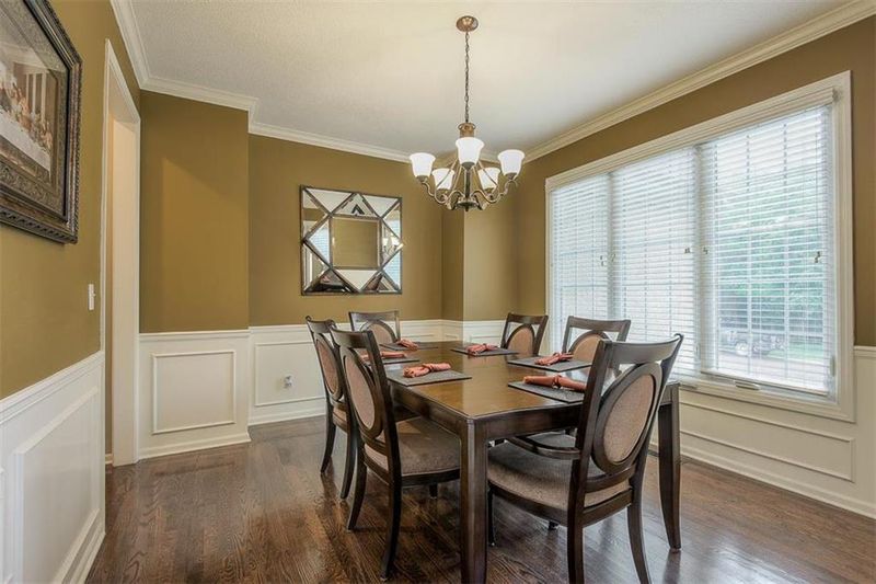 15516 Beverly St, Overland Park, KS 66223