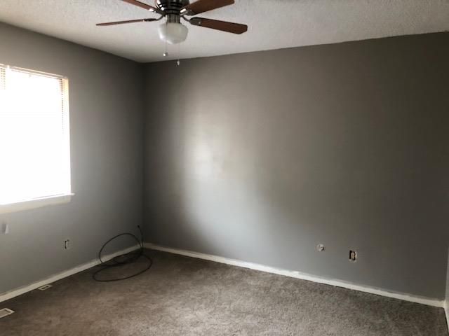 13928 Falkirk Cir, Grandview, MO 64030