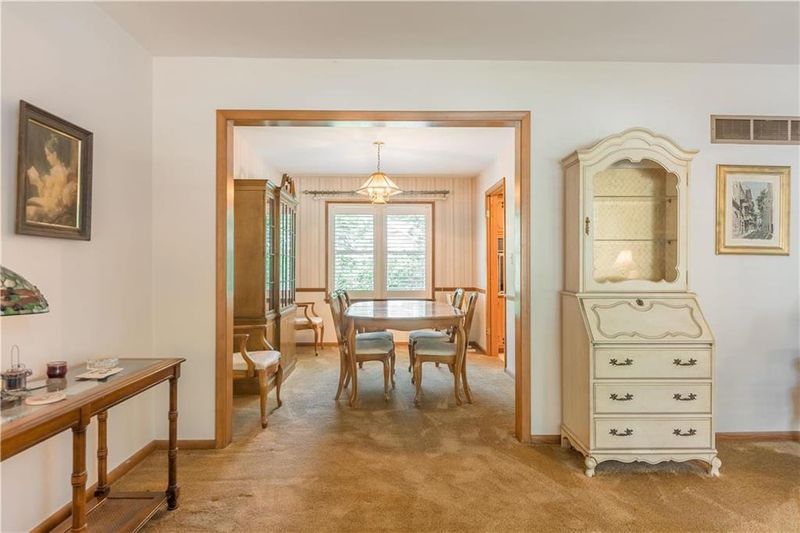 8430 W 90th St, Overland Park, KS 66212