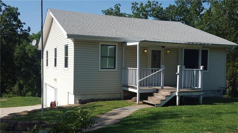 7236 NW Lingley Dr, Kansas City, MO 64152
