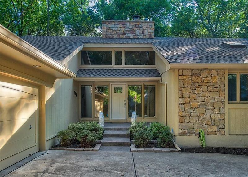 1504 NE 98th St, Kansas City, MO 64155