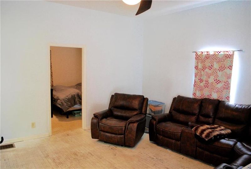 518 E Arthur St, Liberty, MO 64068