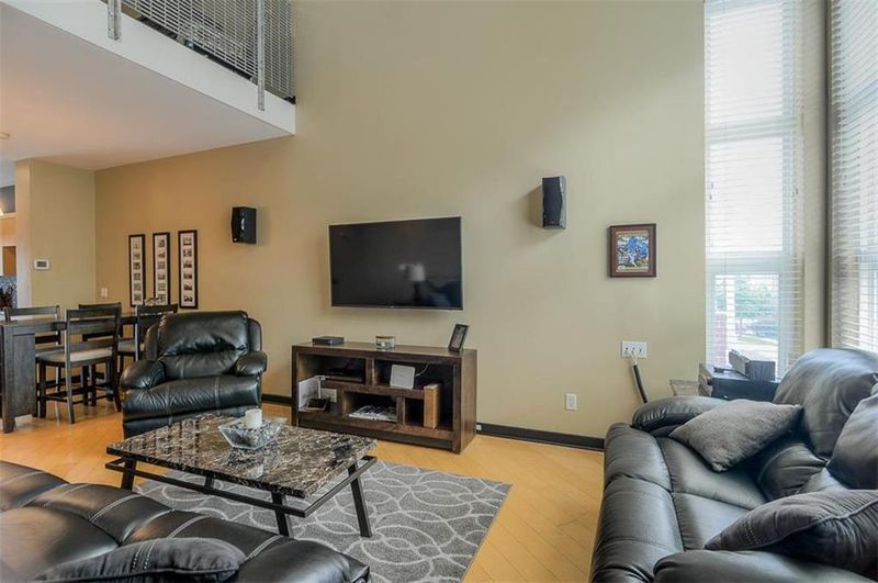 3987 Pennsylvania Ave, Kansas City, MO 64111