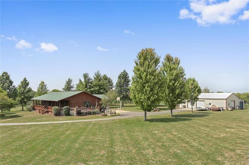 30520 W 215th St, Gardner, KS 66030