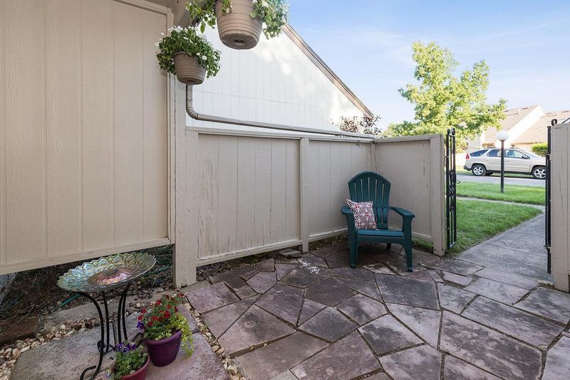 710 E 121st St, Kansas City, MO 64146
