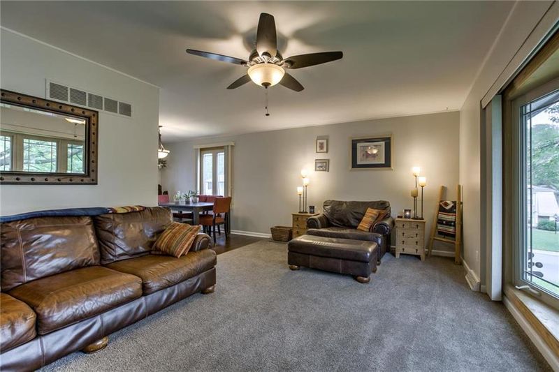 6200 NW 50th Ter, Kansas City, MO 64151