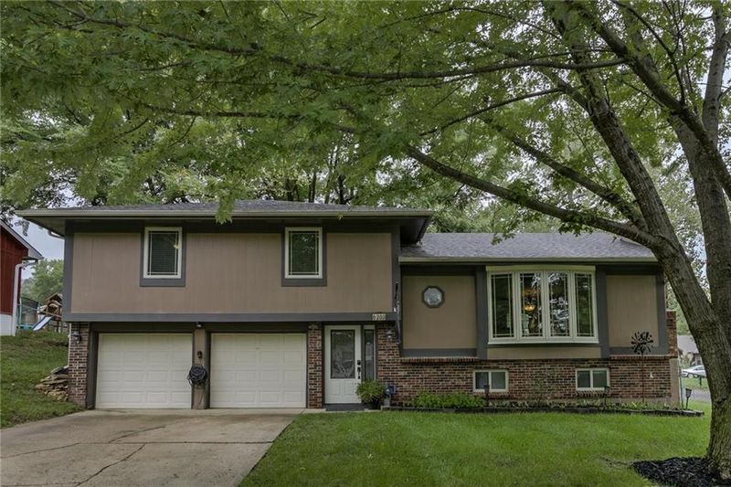 6200 NW 50th Ter, Kansas City, MO 64151