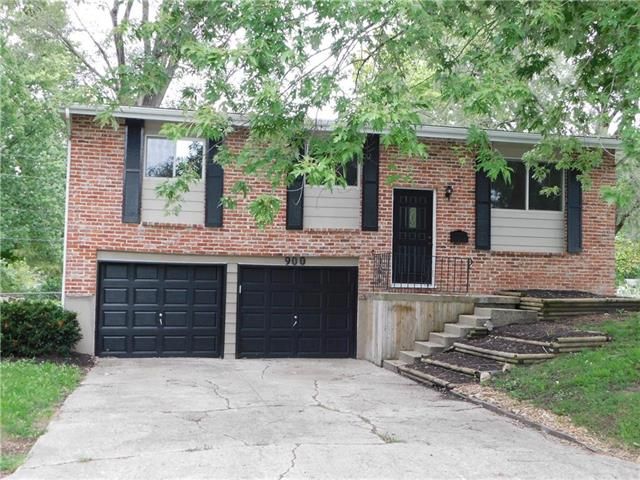 900 Colbern Dr, Belton, MO 64012