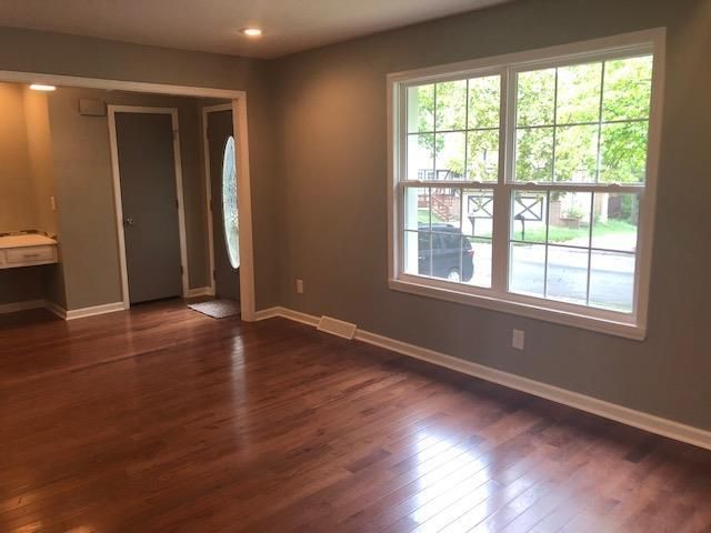 2425 E 109th St, Kansas City, MO 64131