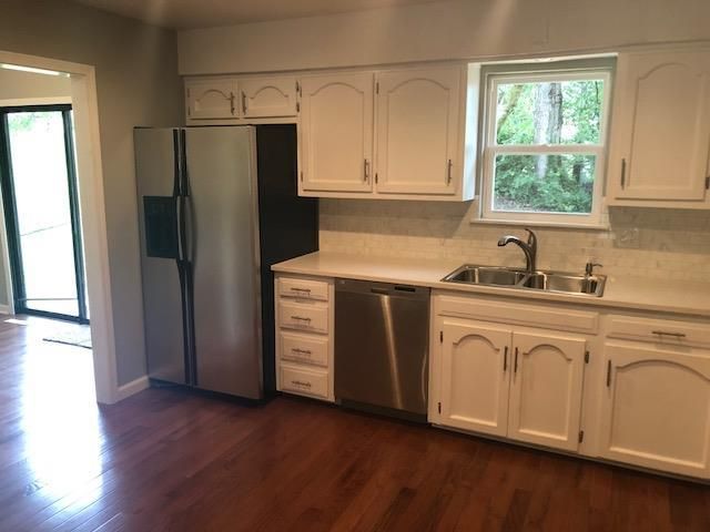 2425 E 109th St, Kansas City, MO 64131