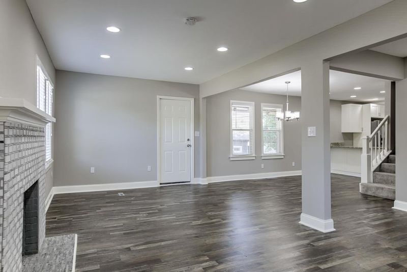 1127 E 75th St, Kansas City, MO 64131