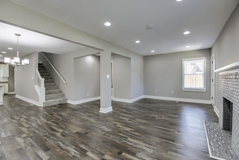 1127 E 75th St, Kansas City, MO 64131