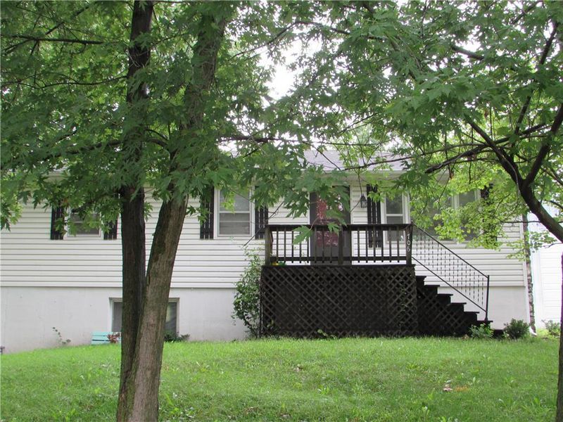 706 N 6th Ter, Savannah, MO 64485
