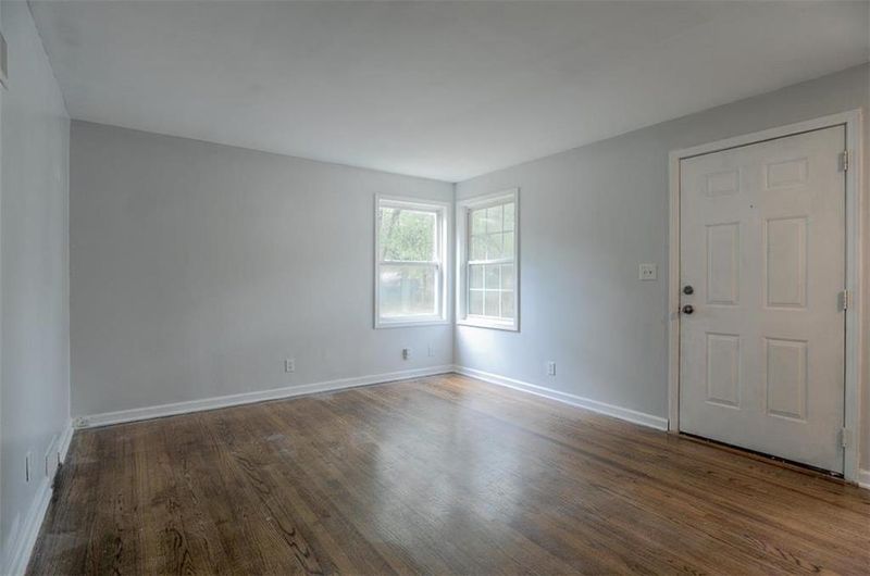 7601 Locust St, Kansas City, MO 64131