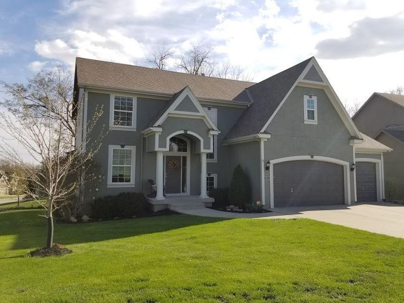 2001 NW 59th Ct, Kansas City, MO 64151