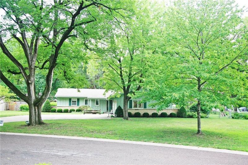 3701 W 97 St, Overland Park, KS 66206