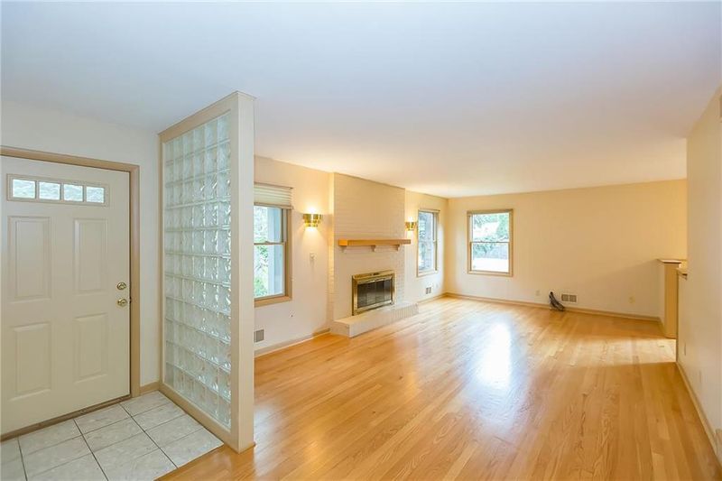 3807 NW 63rd Ter, Kansas City, MO 64151