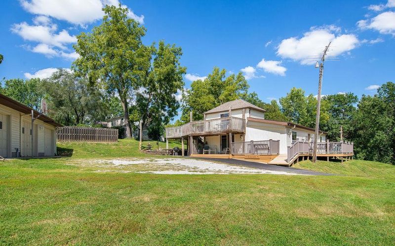 3830 NE Drexel Rd, Kansas City, MO 64117