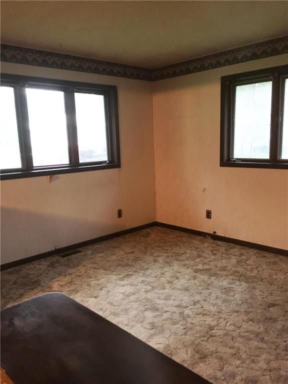 407 Walnut St, Kidder, MO 64649