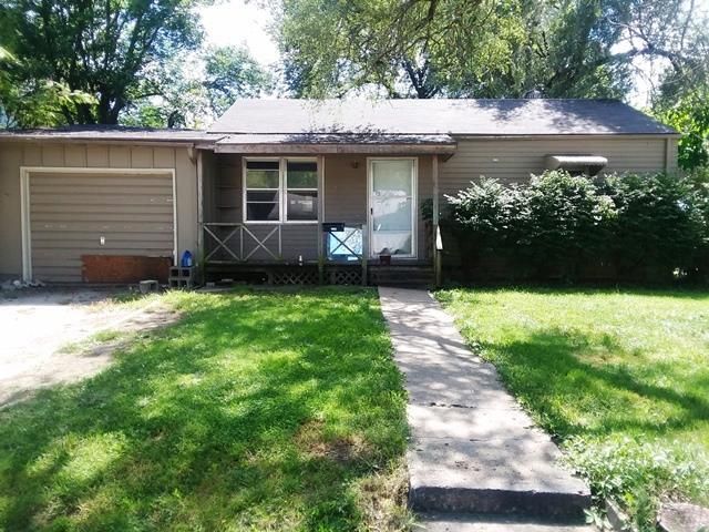 1729 Main St, Osawatomie, KS 66064