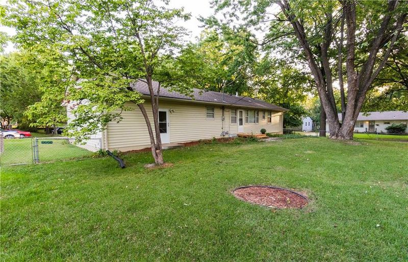 4517 E 111th Ter, Kansas City, MO 64137