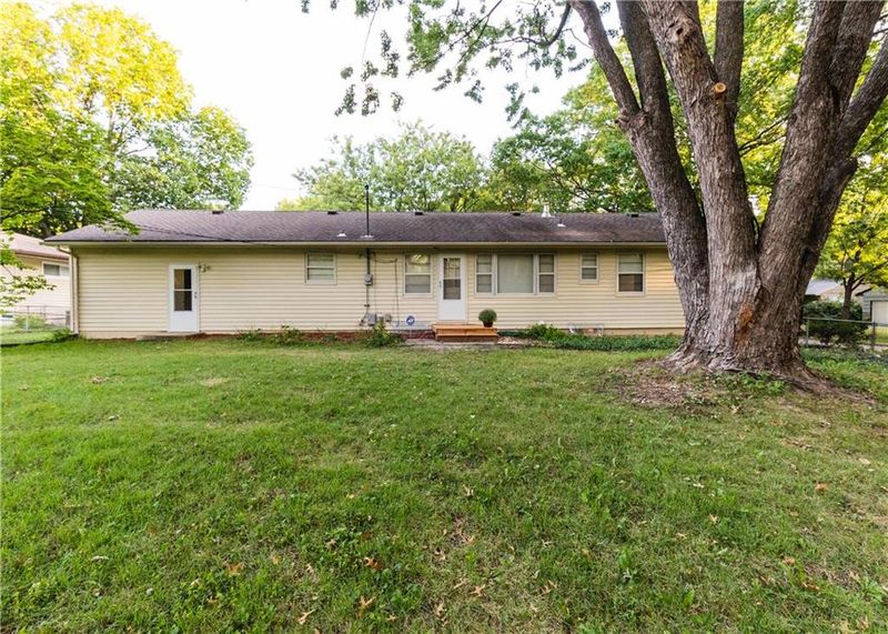 4517 E 111th Ter, Kansas City, MO 64137