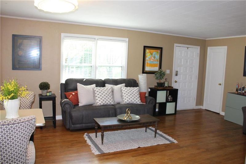 114 W 97th Ter, Kansas City, MO 64114