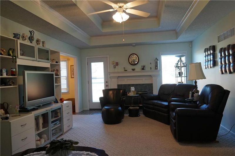 401 NE 101st St, Kansas City, MO 64155