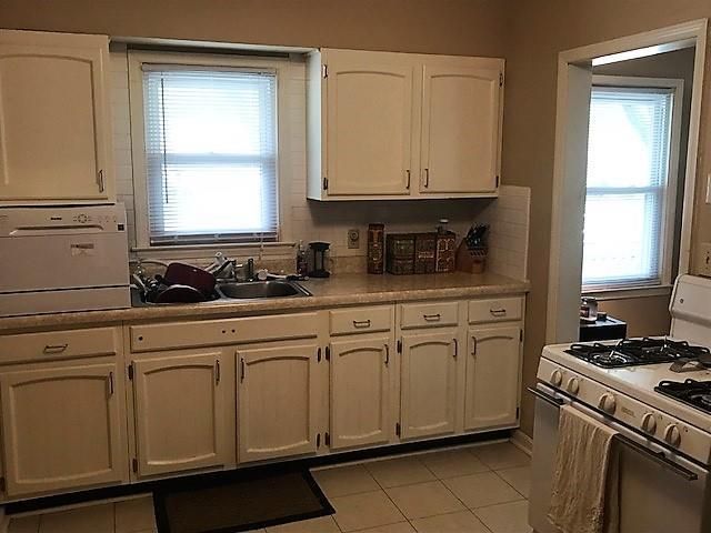 809 S Weaver St, Olathe, KS 66061