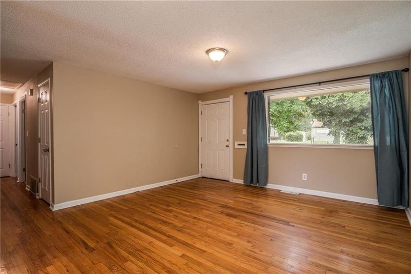 7206 E 86th St, Kansas City, MO 64138