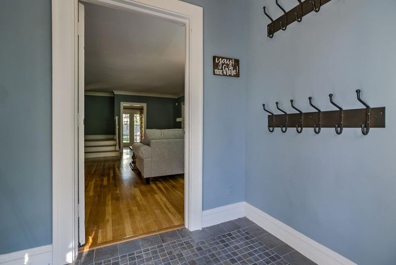 26 E 54th Ter, Kansas City, MO 64112