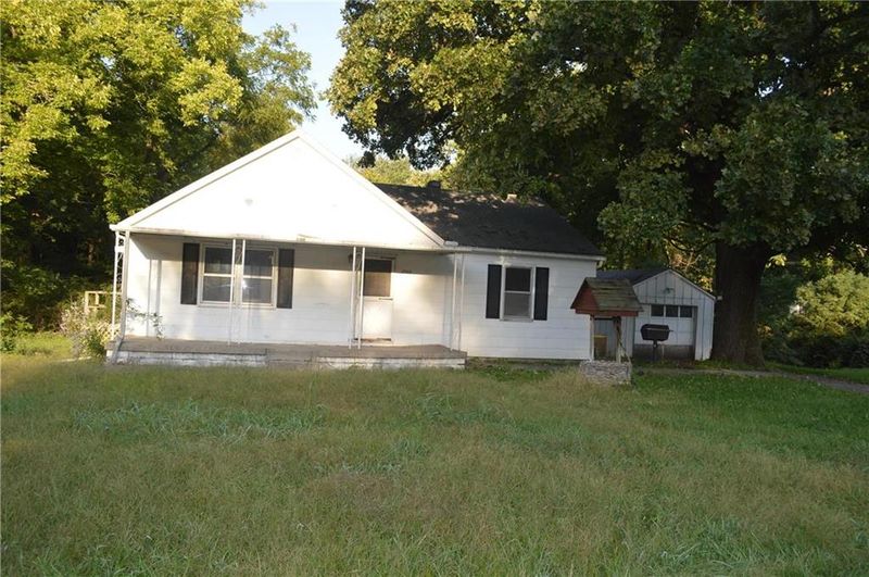 2908 Wallace Ave, Kansas City, MO 64129