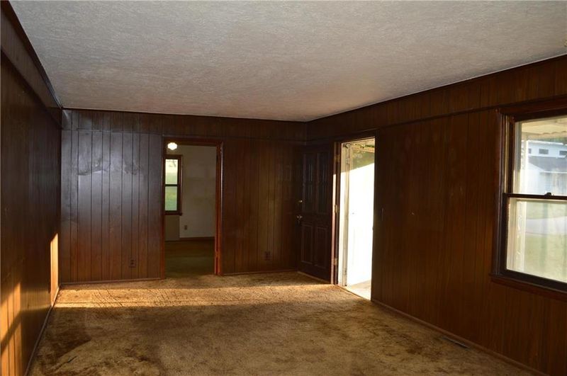 2908 Wallace Ave, Kansas City, MO 64129