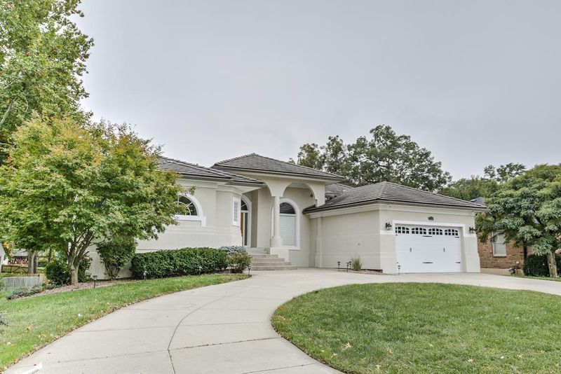 1533 NE 50th St, Kansas City, MO 64118