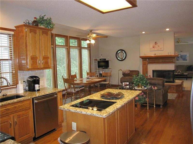12742 Flint Ln, Overland Park, KS 66213