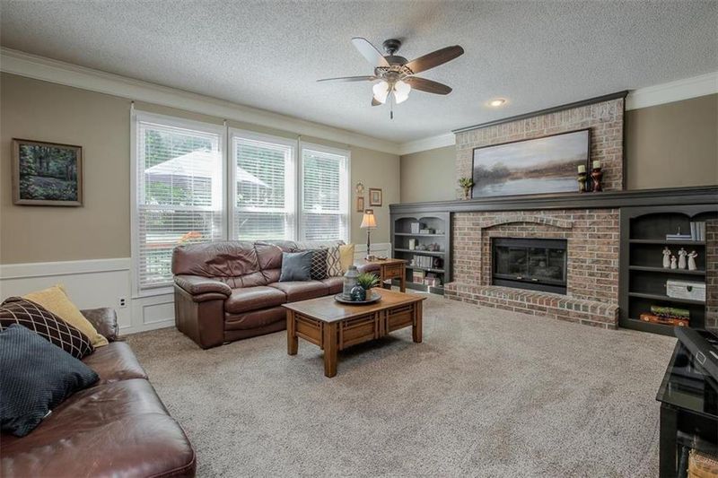 12712 Garnett St, Overland Park, KS 66213