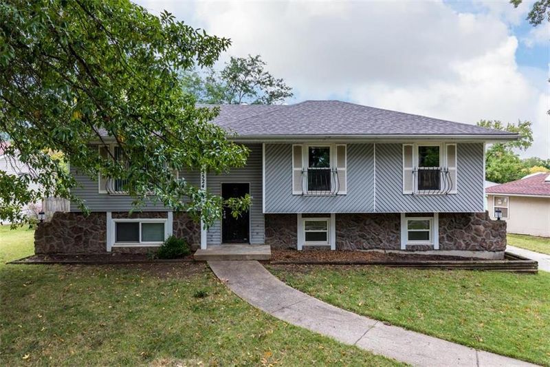 5524 Wallace Ave, Kansas City, MO 64129