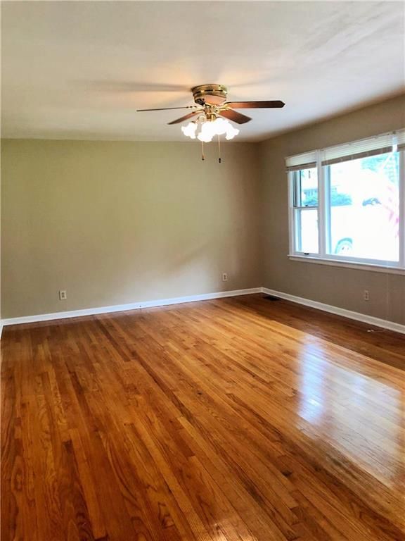 10512 Corrington Ave, Kansas City, MO 64134