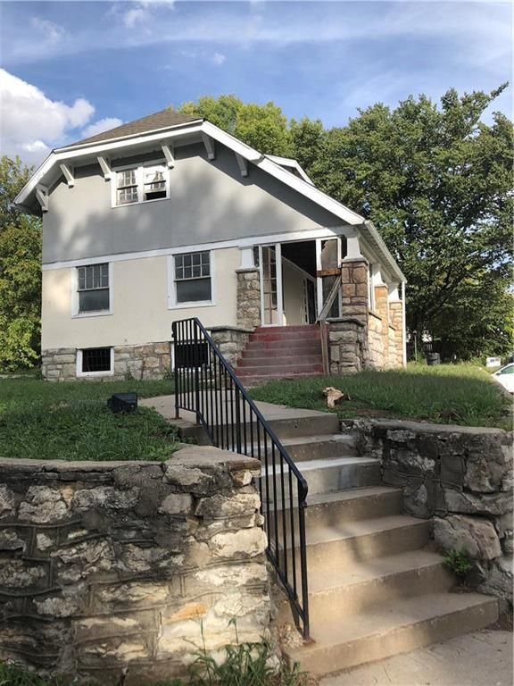 3263 Agnes Ave, Kansas City, MO 64128
