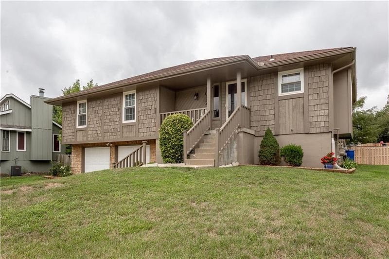 1012 NE Cedar St, Lee's Summit, MO 64086