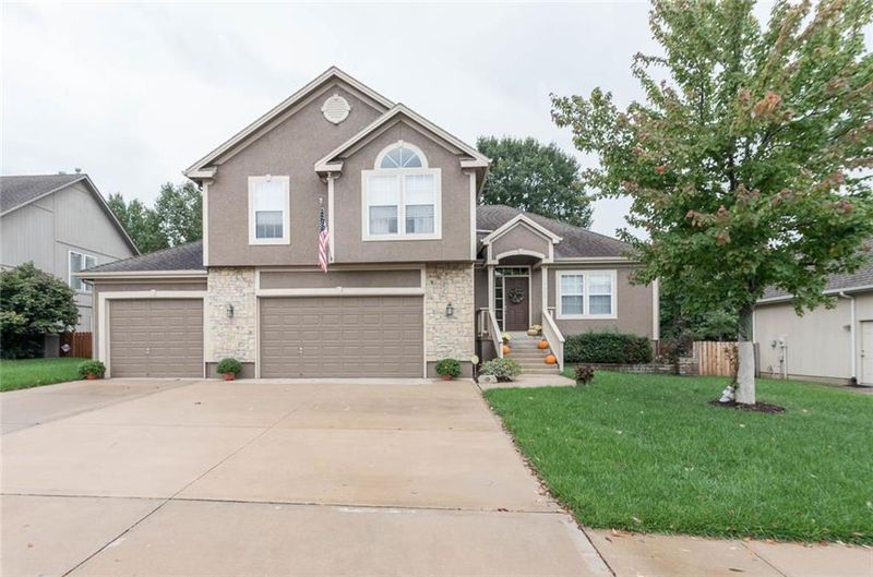 15819 E 76th St, Kansas City, MO 64139