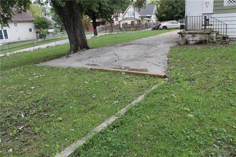 343 White Ave, Kansas City, MO 64123