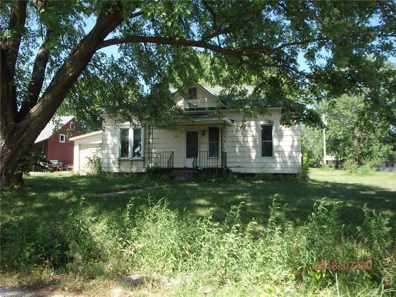 215 E Booker St, Marceline, MO 64658
