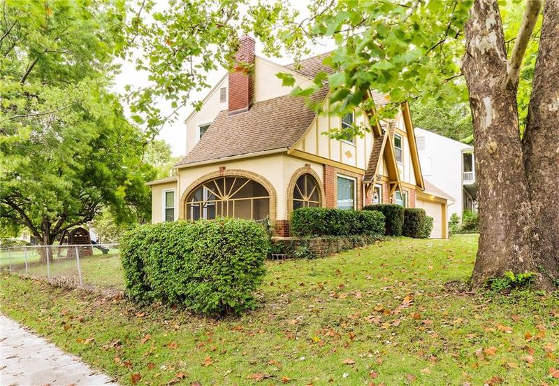 400 E 80th Ter, Kansas City, MO 64131