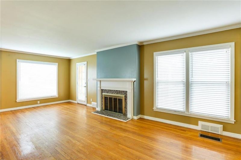 400 E 80th Ter, Kansas City, MO 64131