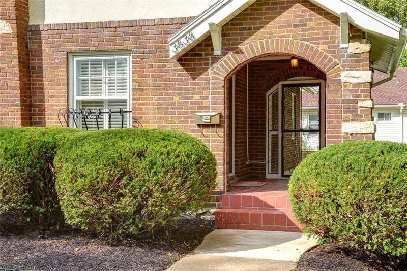 3636 Gladstone Blvd, Kansas City, MO 64123