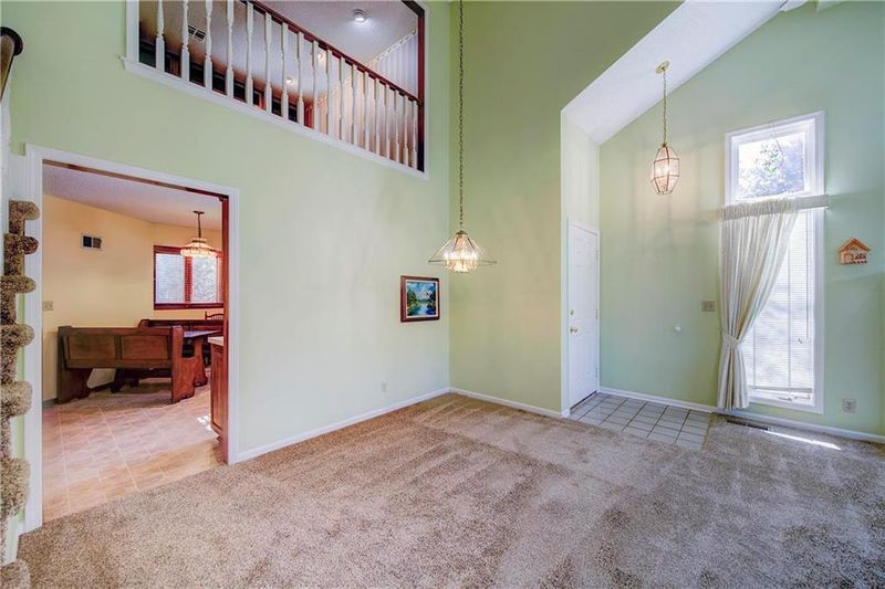 12044 Hemlock St, Overland Park, KS 66213