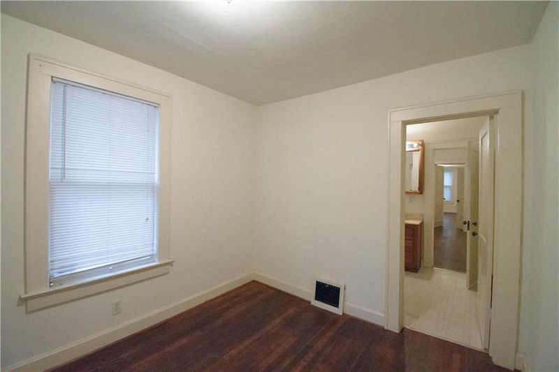 425 Marsh Ave, Kansas City, MO 64125
