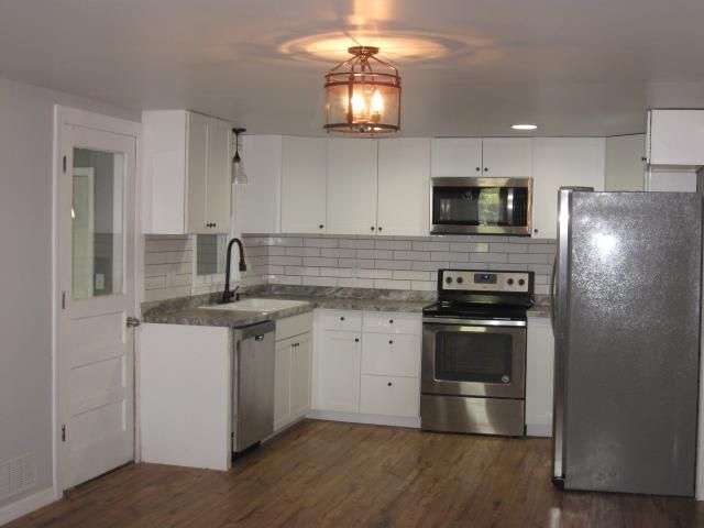 3935 N Cherry St, Kansas City, MO 64116