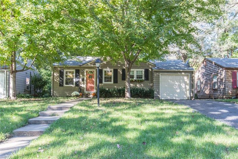 7638 Mcgee St, Kansas City, MO 64114
